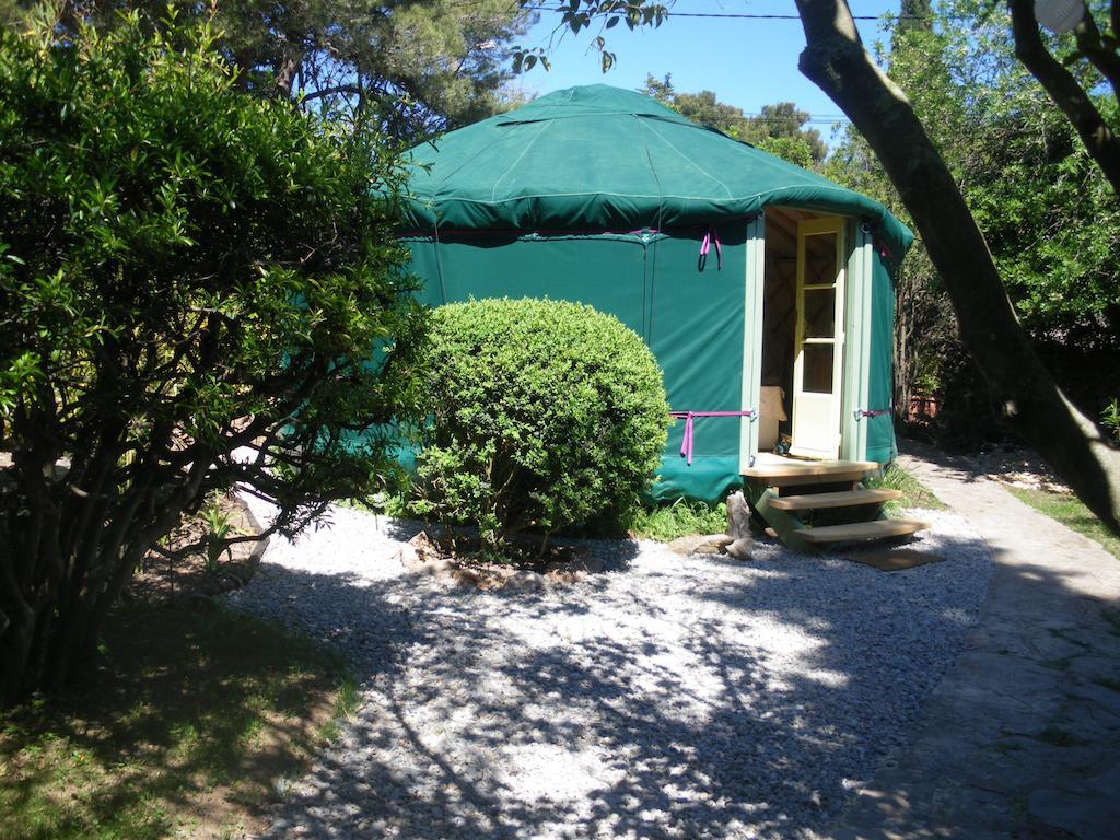 Mira Ceti Yurt Panzió Sète Szoba fotó